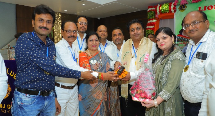 लॉयन्स क्लब कासगंज गोल्ड का 12 वां अधिष्ठापन समारोह व दीपावली महोत्सव सम्पन