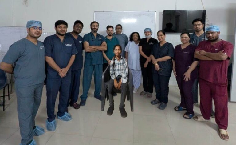 के.डी. हॉस्पिटल के चिकित्सक बुलबुल के लिए बने भगवानभोजन करने में असमर्थ किशोरी की सर्जरी कर आहार नली बनाई