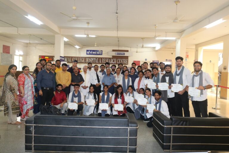 छात्र-छात्राओं ने नुक्कड़ नाटक से दिया स्तनपान का संदेशके.डी. मेडिकल कॉलेज में स्तनपान सप्ताह का समापन’माँ का दूध, हर बच्चे का अधिकार’