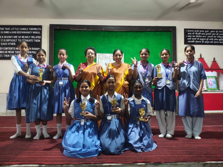 हनुमान प्रसाद धानुका विद्यालय की छात्राओं ने प्रांतीय बौद्धिक प्रतियोगिता में लहराया परचम