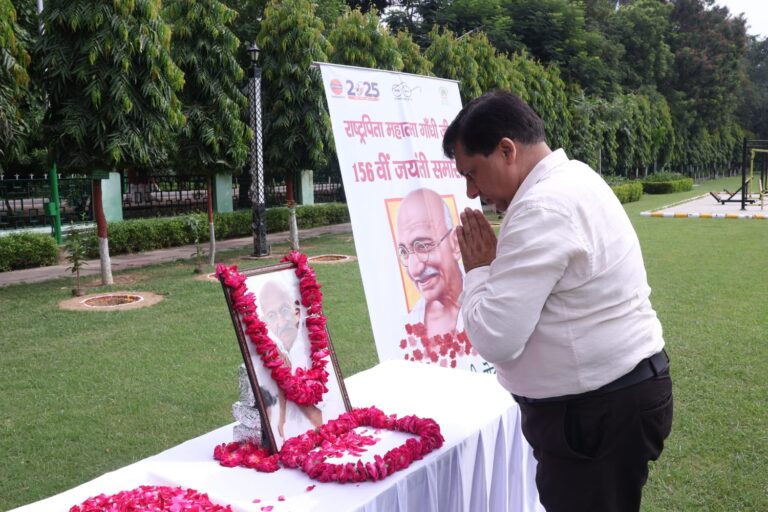 मथुरा रिफाइनरी ने राष्ट्रपिता को दी आदरांजलि, कटिबद्धता के साथ मनाई गांधी जयंती