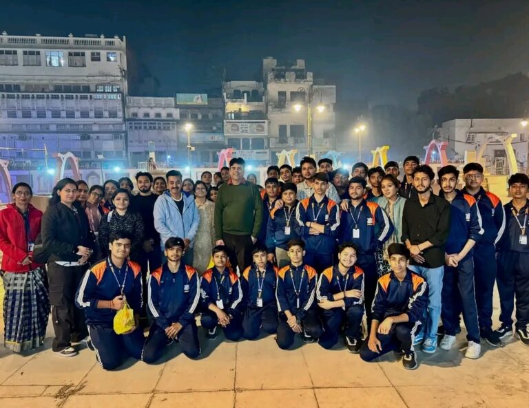 वृंदावन पब्लिक स्कूल के छात्रों ने किया तीन दिवसीय शैक्षिक व ऐतिहासिक भ्रमण