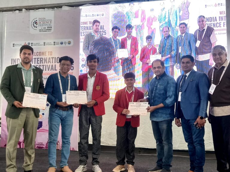 इंडिया इंटरनेशनल साइंस फेस्टिवल में चमके आर.आई.एस. के सितारे