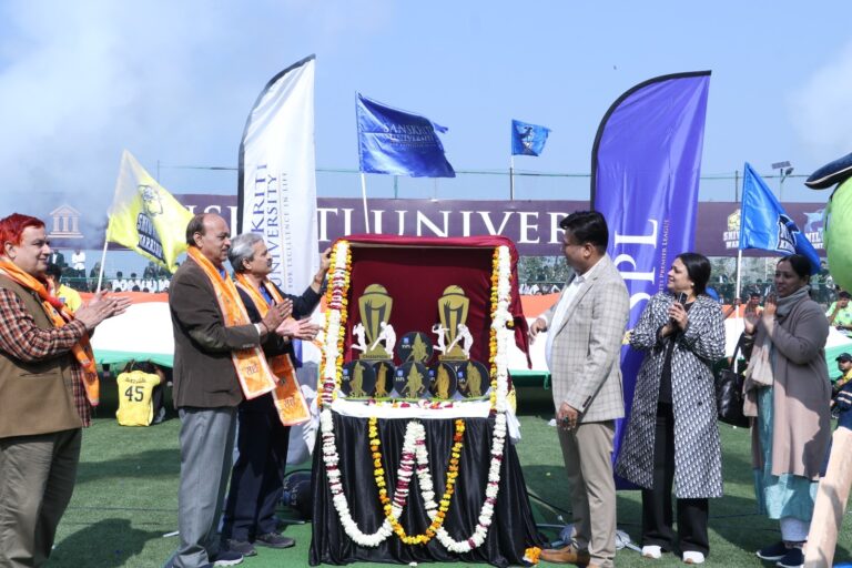 संस्कृति विवि में हुई बाक्स क्रिकेट लीग और पतंग महोत्सव